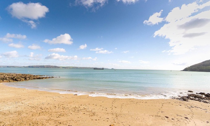 Kingsand Cottage | Freds Place - sleeps 8 guests in 4 bedrooms