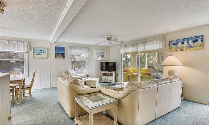 South Bethany House | FREE ACTIVITIES INCLUDED! Located only steps from the beautiful beaches of South Bethany - 5 bedroom, 3 bath cottage