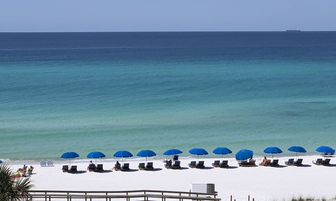 Lower Grand Lagoon Condo | FREE BEACH CHAIRS ALL WEEK 30,000 REMODEL NEW GRANITE CABINETS, 2 NEWPILLOWTOPS