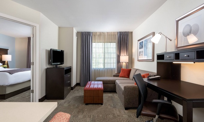 Chantilly Condo | Free Breakfast, Airport Shuttle, Great Location!