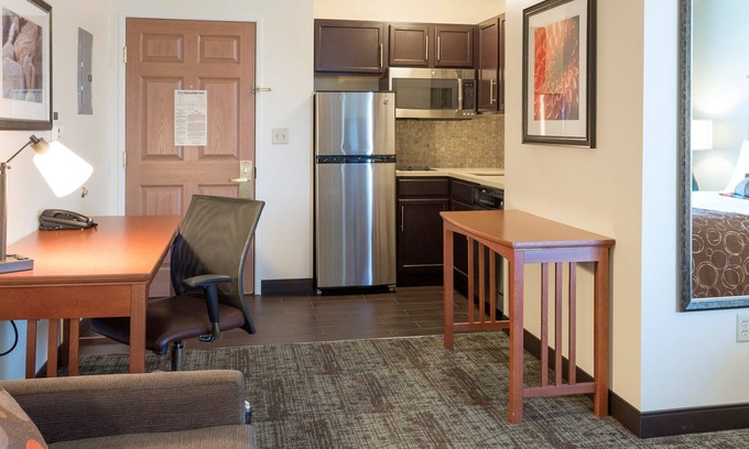 Fargo Apartment | Free Breakfast + Fully Equipped Studio