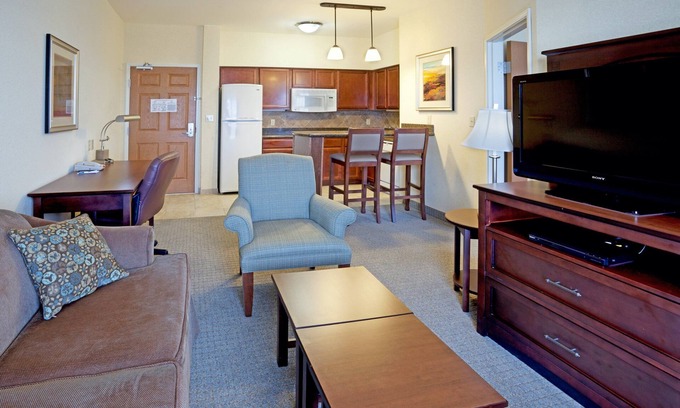South Side Condo | Free Breakfast. Great Location Near Area Beaches.