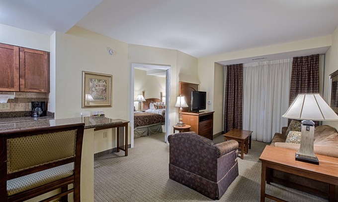 Harrisburg - Hershey Condo | Free Breakfast. Indoor Pool. Gym. Near Hersheypark!