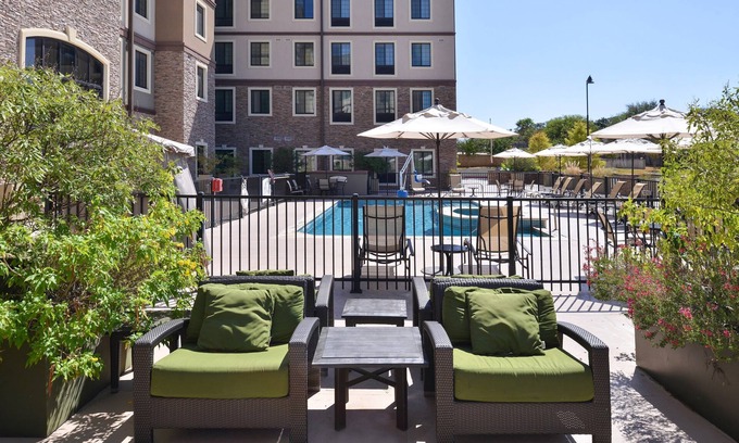 Hollywood Park Condo | Free Breakfast + Outdoor Pool + Hot Tub | 15 Minutes from Six Flags!