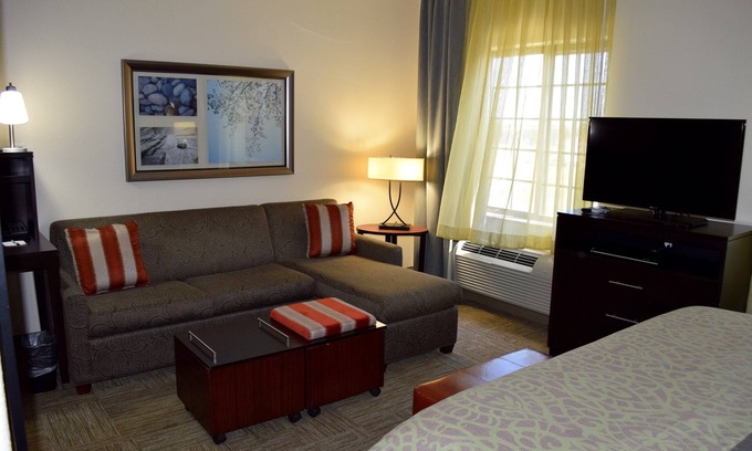The Fountains Condo | Free Breakfast + Outdoor Pool + 24 Hour Fitness Center and Business Center