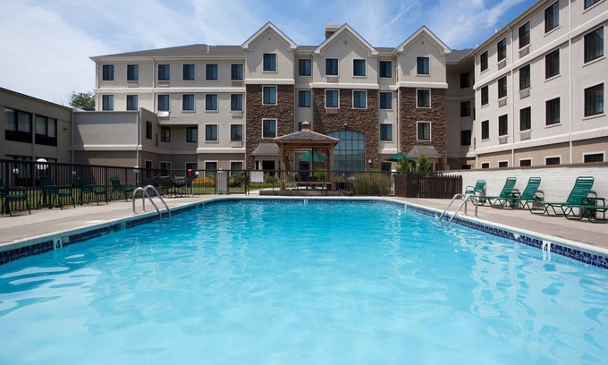 Christiana Condo | Free Breakfast. Pool. 10 Min Drive to the University of Delaware!
