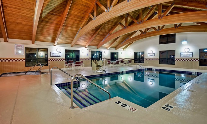Middleton Condo | Free Breakfast. Pool and Hot Tub. Downtown Location. Your Next Trip!