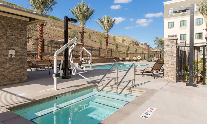 Corona Condo | Free Breakfast. Pool & Hot Tub. Gym. Near Amazon!