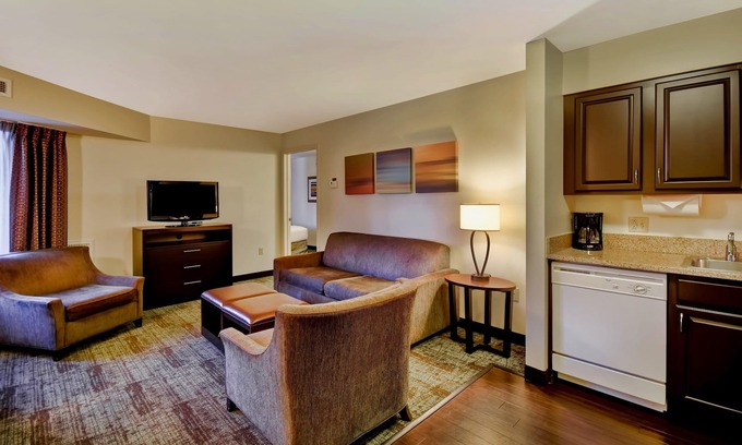 Madison Condo | Free Breakfast Pool & Hot Tub. Near UW-Madison