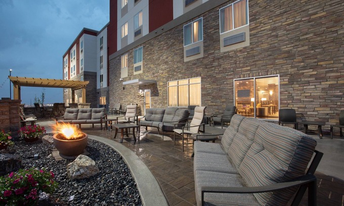 Rapid City Condo | Free Breakfast. Pool & Hot Tub. Near Rushmore Crossing Shopping Complex!