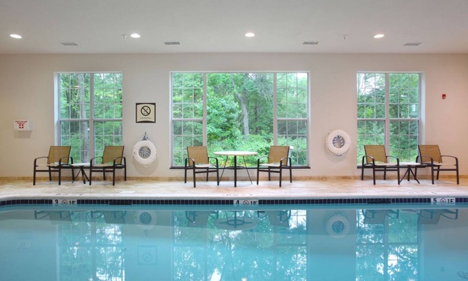 North Brunswick Condo | Free Breakfast. Pool & Hot Tub. Quick Drive to Rutgers University!