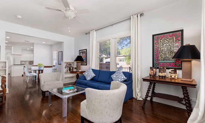 Midtown House | Free Fun Included | Near Zoo, Pearl & Riverwalk | Charming Historic Casa in Midtown by Trinity