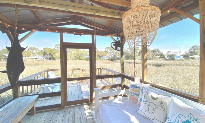 Tybee Island Cottage | FREE Golf Cart, Bikes & Kayaks~ Luxe, King BR, Tidal Creek Retreat, PRIVATE Dock