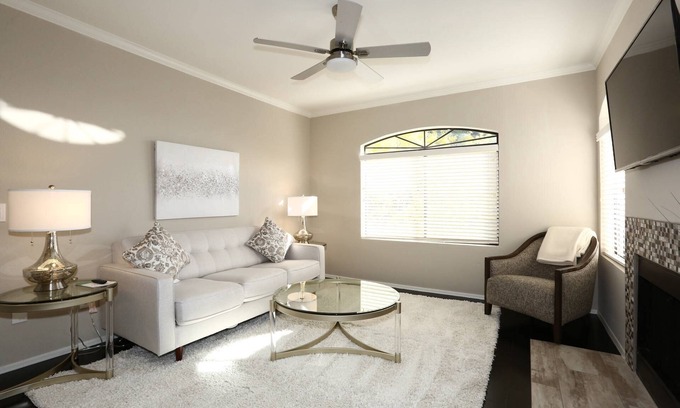 North Scottsdale Condo | Free Golf! Resort Style Condo in Ideal Location! Heated Pool/Spa/Gym, WIFI, Near Shopping & Dining!