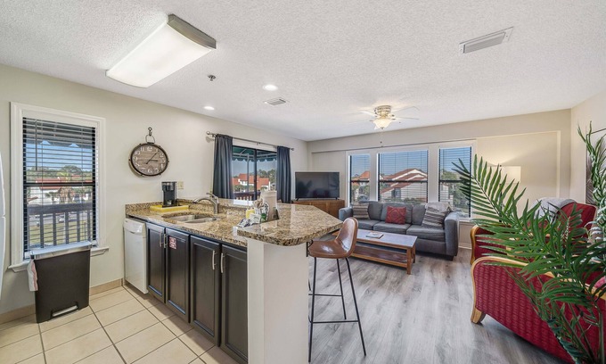 Gulf Lagoon Beach Condo | FREE Golf+Tix! Updated St Thomas 1BR+Bunks, Dock, Beach, Pool, Tennis, Fun!