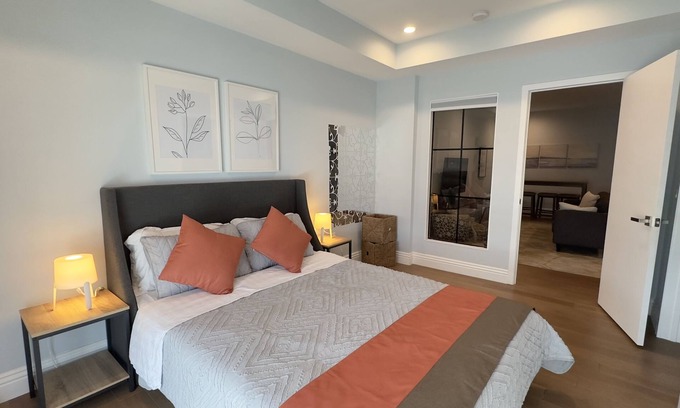 Wilshire Center Apartment | Free indoor Parking in Downtown Los Angeles.