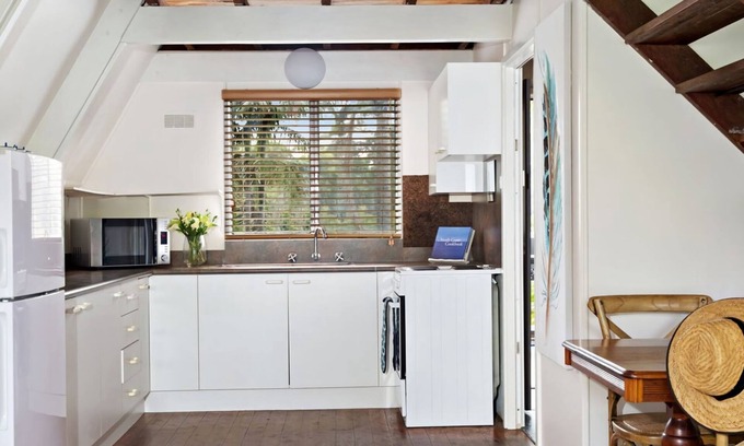 Mollymook Beach House | Free night on us this winter at Beach Chalet