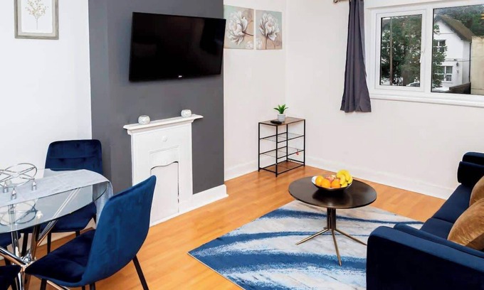 Oxford Apartment | Free Parking 1 Bedroom Flat | Sleeps 4 @ Abingdon