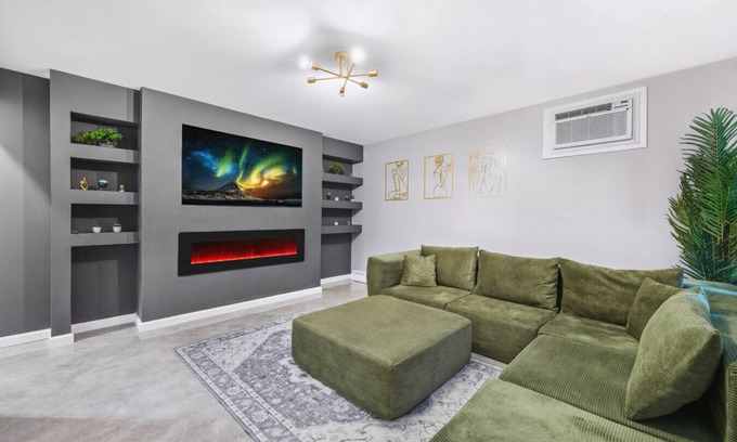 Bayonne Apartment | Free Parking | 1 min NYC Train| Sleeps 12