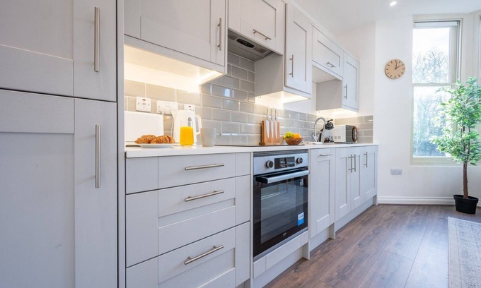 Cardiff Apartment | Free Parking | 2BR | WiFi