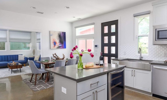 Foster Heights House | Free Parking, Eastside - SXSW! | Rosewood House