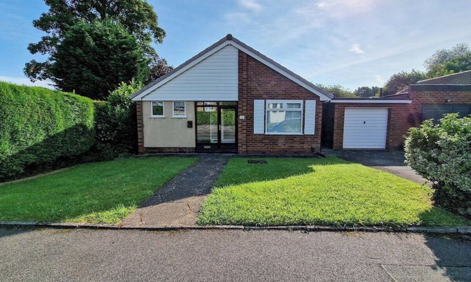 Gatley House | Free Parking Home In Gatley by City SuperHost