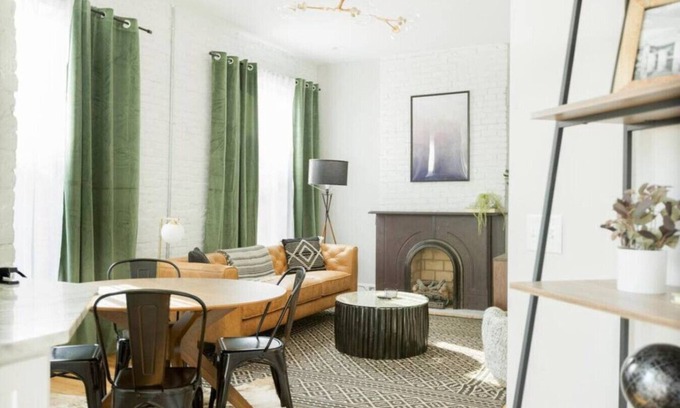 Victorian Village Apartment | FREE Parking | Smart TV | Steps to Everything