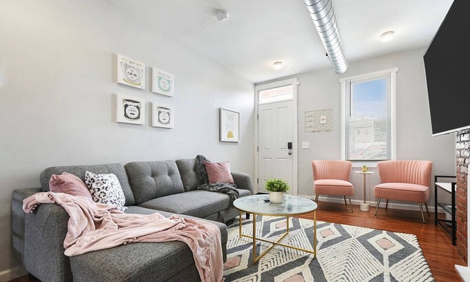 East Allegheny House | Free Parking★Walk Everywhere!★2 Private bathrooms!