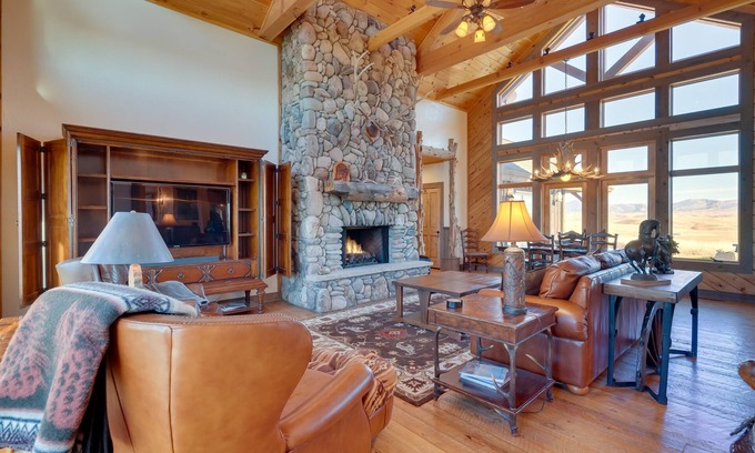 Belt Cabin | 'Free Spirit Ranch' w/Hot Tub & Mountain Views