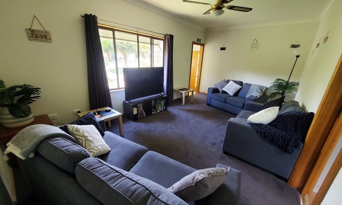 Talbingo House | Free Wi-fi, Netflix, Sleeps 8 - Tathra of Talbingo