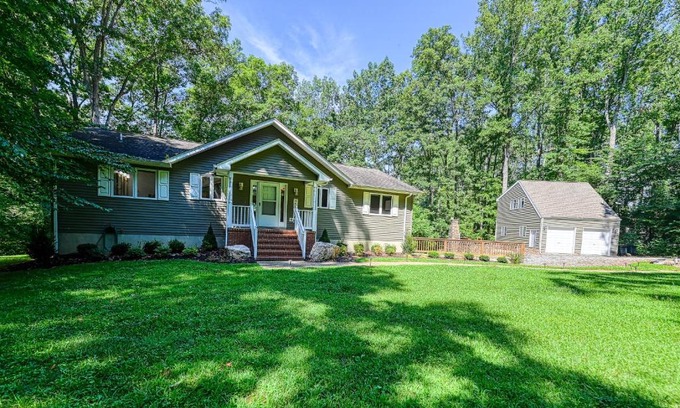 Livingston House | Freedom Cove