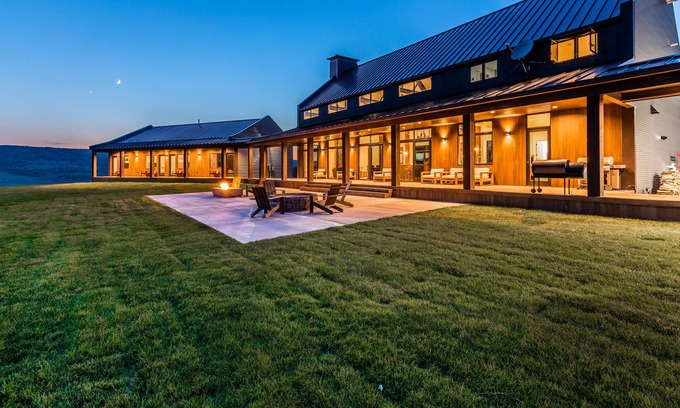 Moffat County House | FREEDOM LODGE at White River Mountain Ranch