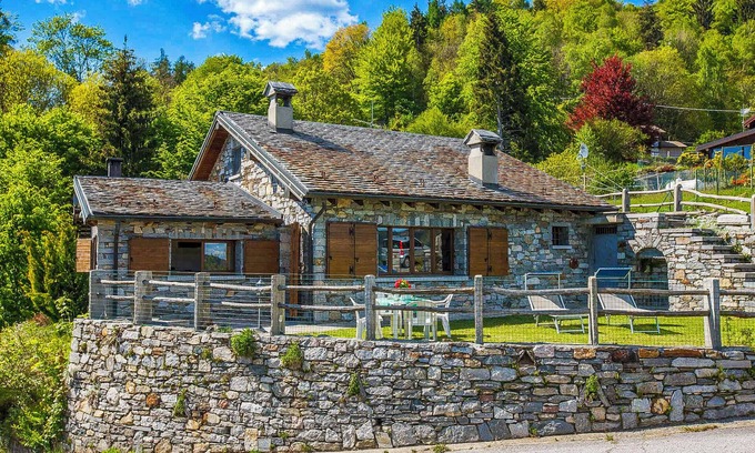 Caprezzo House | Freistehendes 3½-zimmer-rustico mit Garten im Naturschutzgebiet