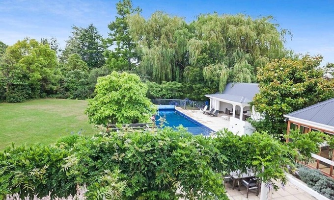 Ilam Cottage | French City Mansion - Christchurch Luxury Home