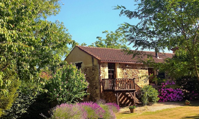 Villefranche-du-Perigord Cottage | French Holiday rental in the Périgord. XVIII th Century stone farmhouse.