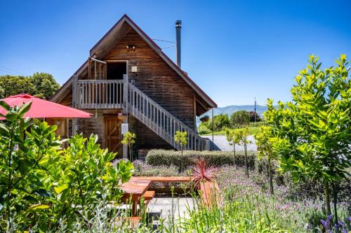Rangitikei House | French Peak Loft - French Farm Holiday Home