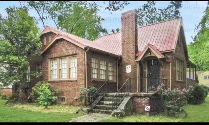 Crestline Heights House | Fresh Bama Retreat