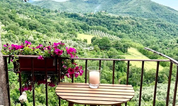 Poli Apartment | Fresh and tranquil 2 Bedroom next to Roman Castle