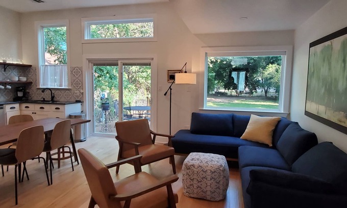 East Riverside House | Fresh, New, Light & Airy. 1.2 miles to Magnolia Silos, 1 mile to the Stadium