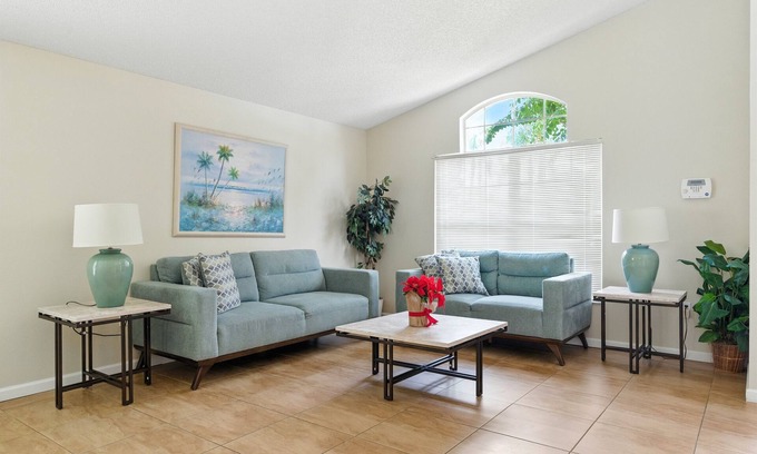 Lake Berkley House | Fresh Private Pool House No Carpet - Disney Area