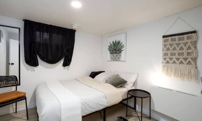 Old Strathcona House | Fresh University & River Valley - 2 Bedroom