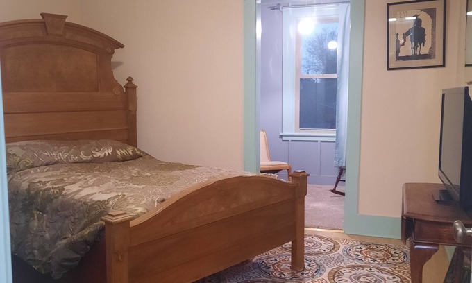 Big Sandy House | Freshly remodeled vintage 2 bedroom