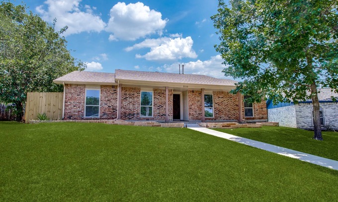 Northeast Carrollton House | FRESHLY renovated home. Carrollton, DFW