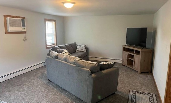 Reedsburg Apartment | Freshly updated apartment