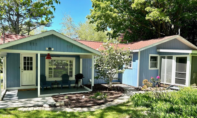 Ludington Cottage | Freshwater Cottage - Across from Lake Michigan and minutes from Bass Lake