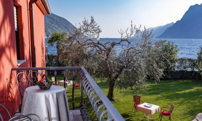 Torbole sul Garda Villa | FRIDA - House Beust - apartment/studio - CENTRO TORBOLE