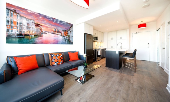 Innisfil Condo | Friday Harbour Retreat with Courtyard Pool