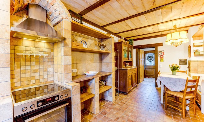 Bobingen House | Frieda30, semi-detached house with garden, few minutes' drive to Augsburg