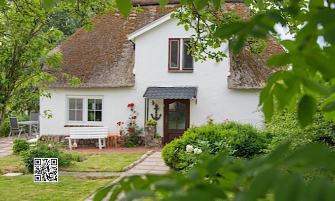 Eiderdeich House | Friedrichstadt: Thatched-roof cottage on the Eider dike with sun terrace near the North Sea