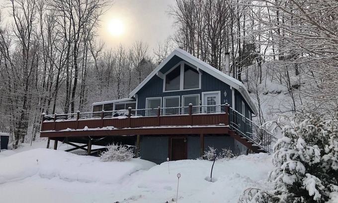 Sainte-Croix Ski Chalet | Friendly cottage, view and access to the river
